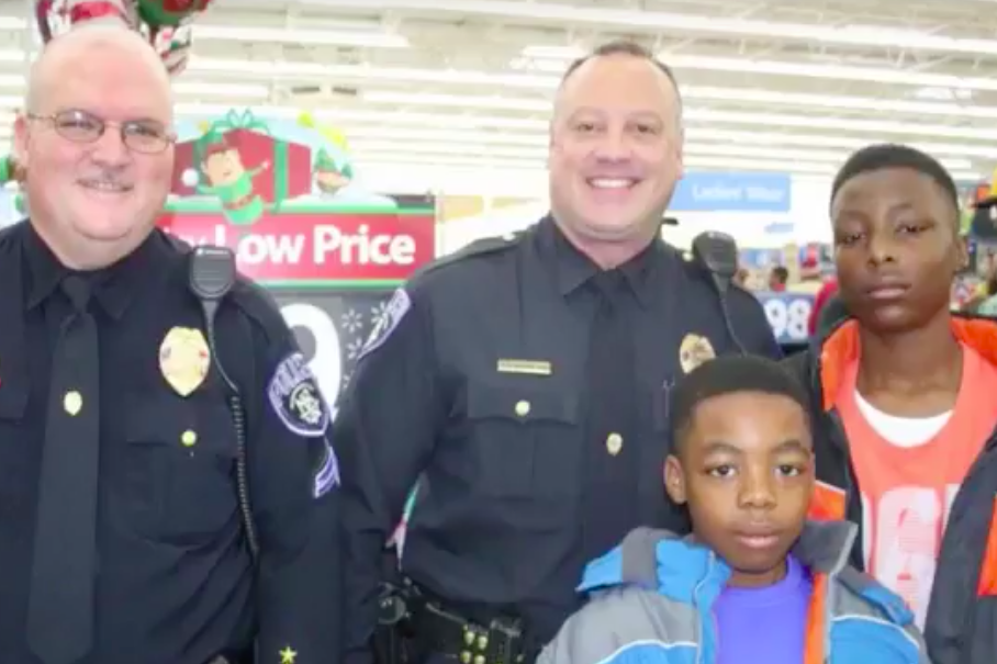Shop with a cop ARK